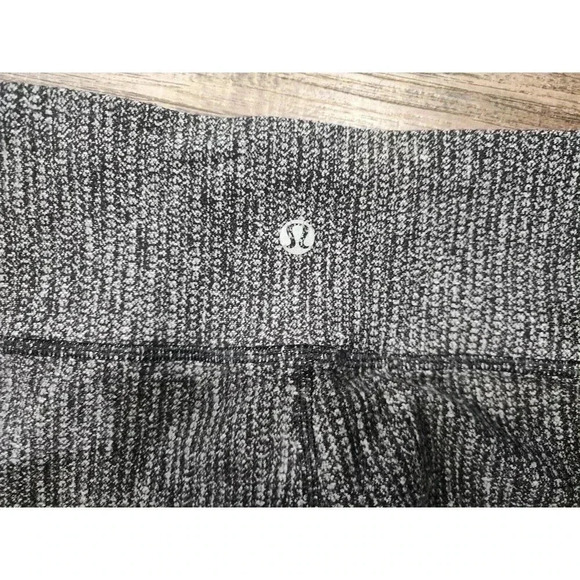Lululemon Leggings Womens Size 4 Black And White - Picture 4 of 7